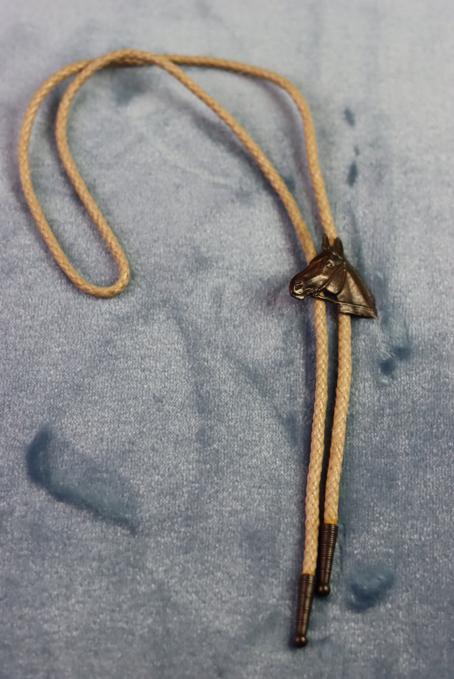 Vintage Metal Horse Head Bolo Western Tie