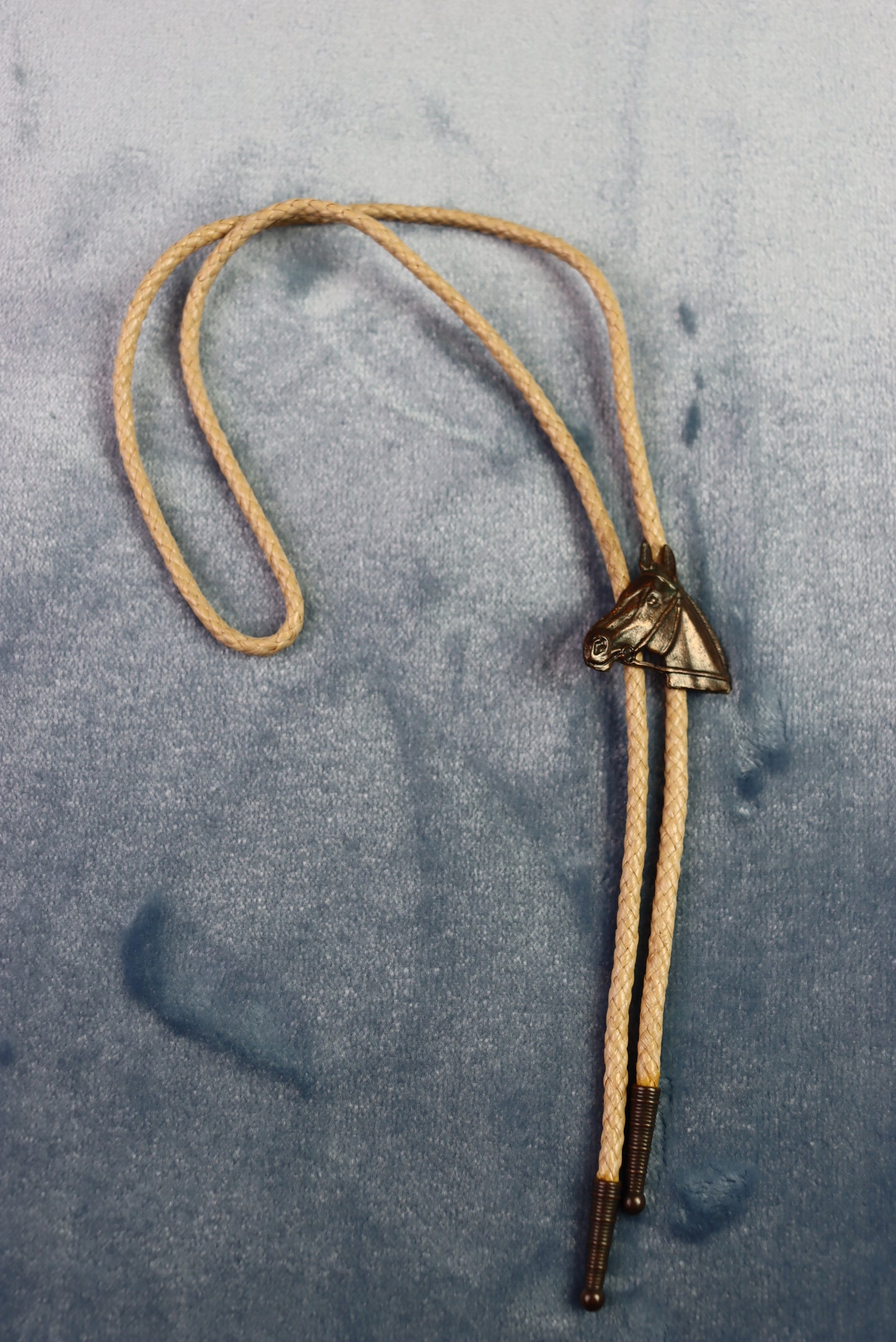 Vintage Metal Horse Head Bolo Western Tie