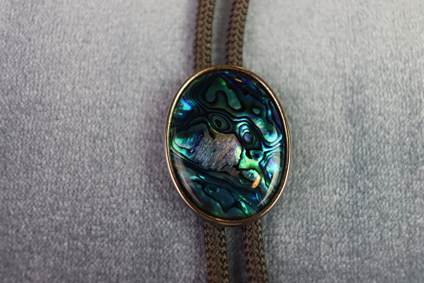 Vintage Oval Abalone Slide Bolo Western Tie