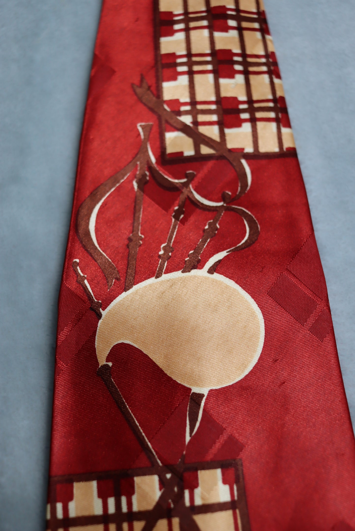 Vintage Burgundy 1950s Bagpipe Swing Tie