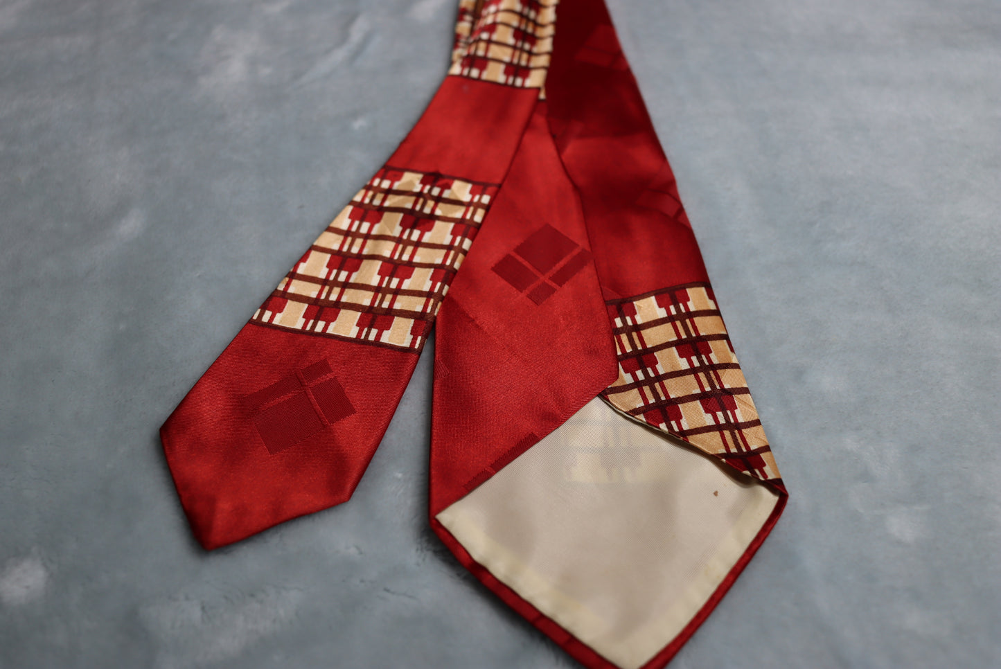 Vintage Burgundy 1950s Bagpipe Swing Tie