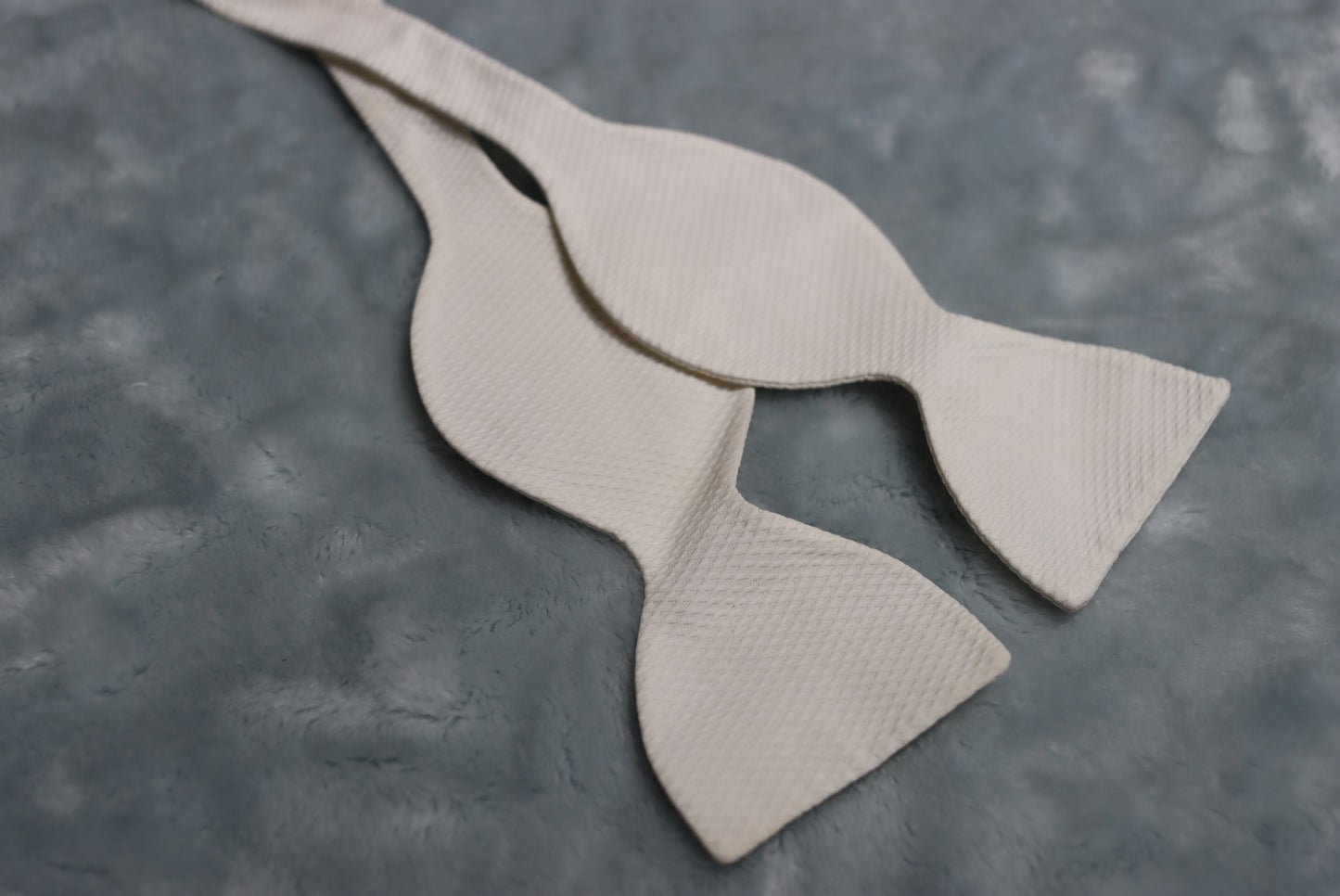 Vintage self tie thistle end white bow tie TIM