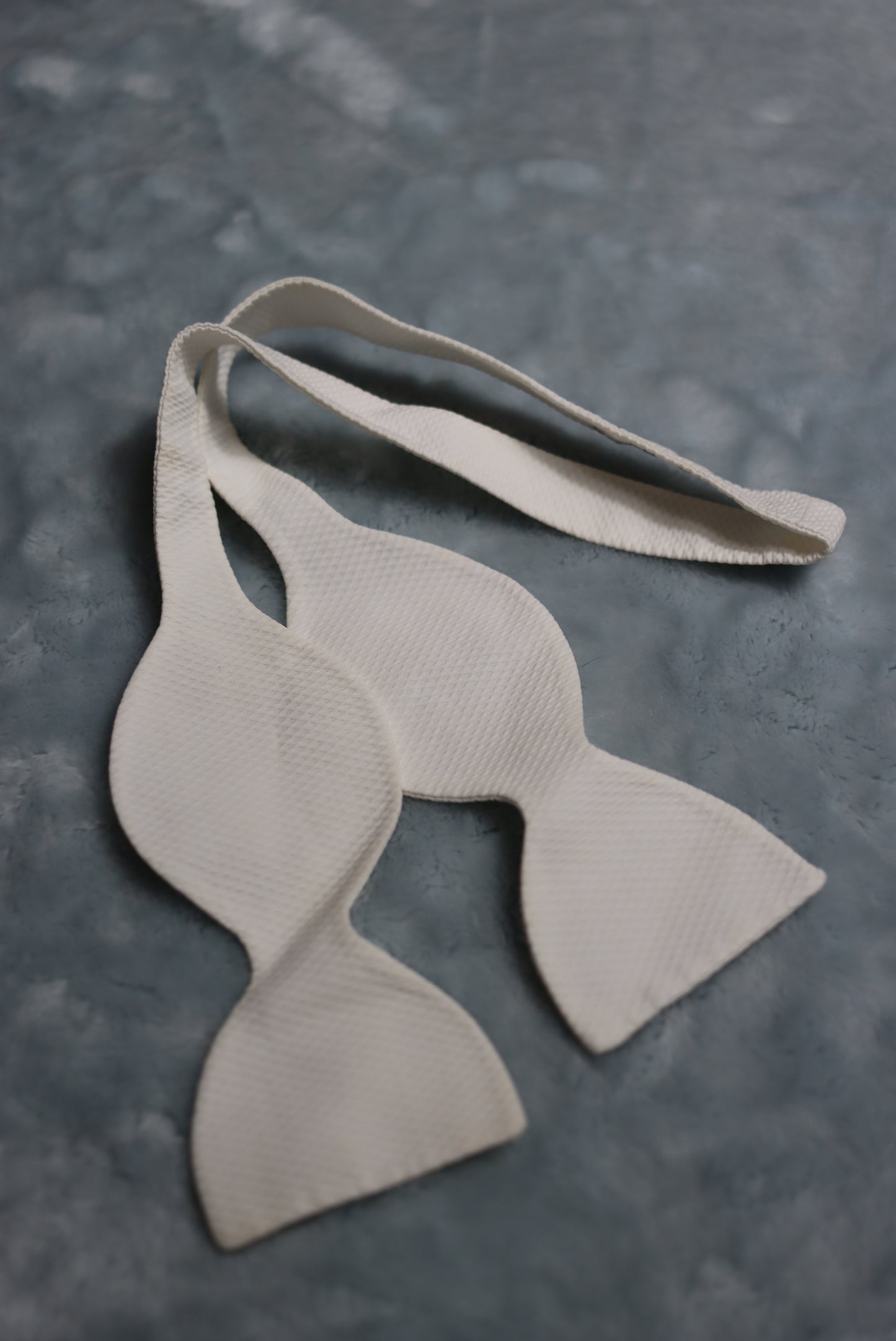 Vintage self tie thistle end white bow tie TIM