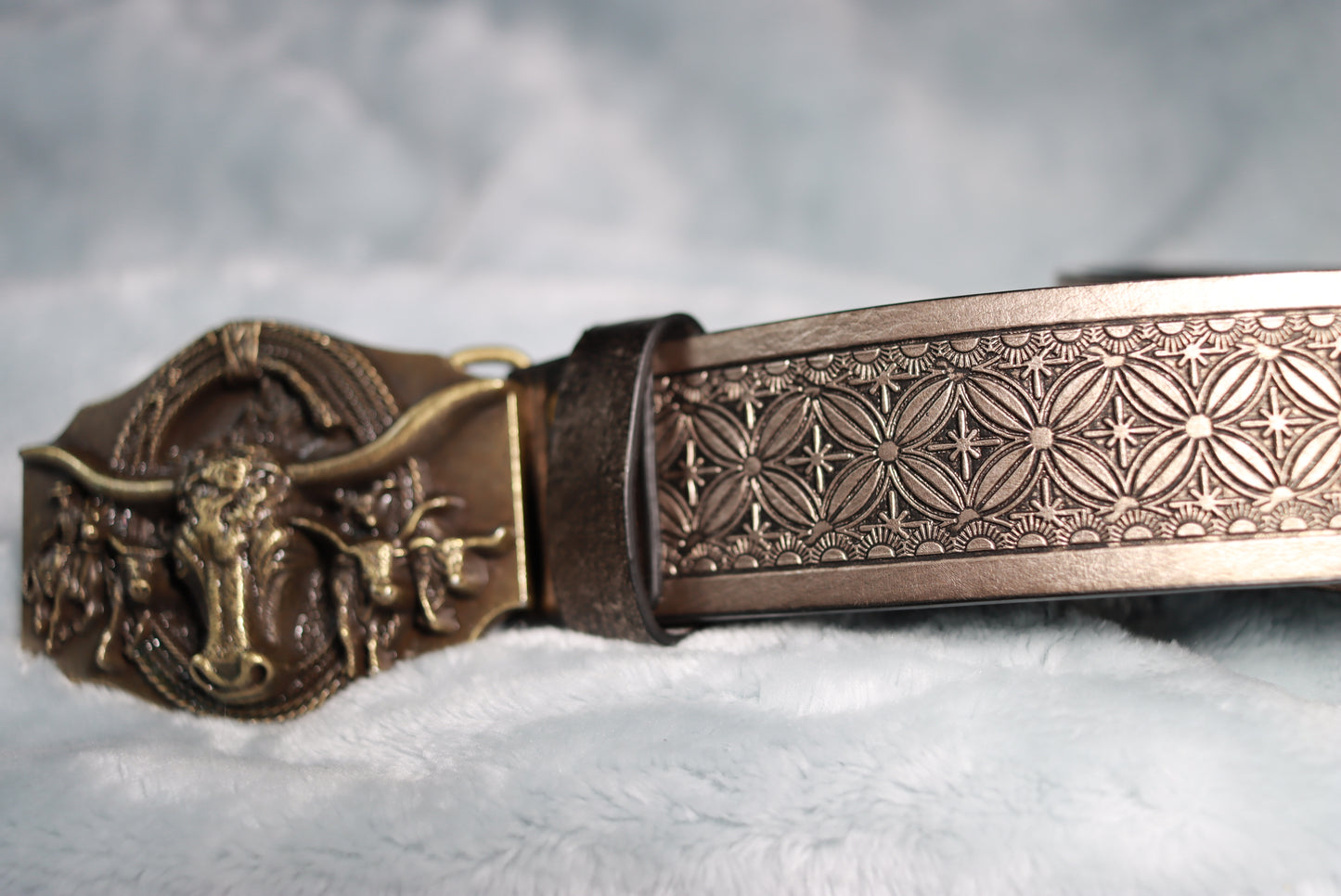 Large Brass Steers and Cowboys Buckle Metallic Finish Western Cowboy Belt