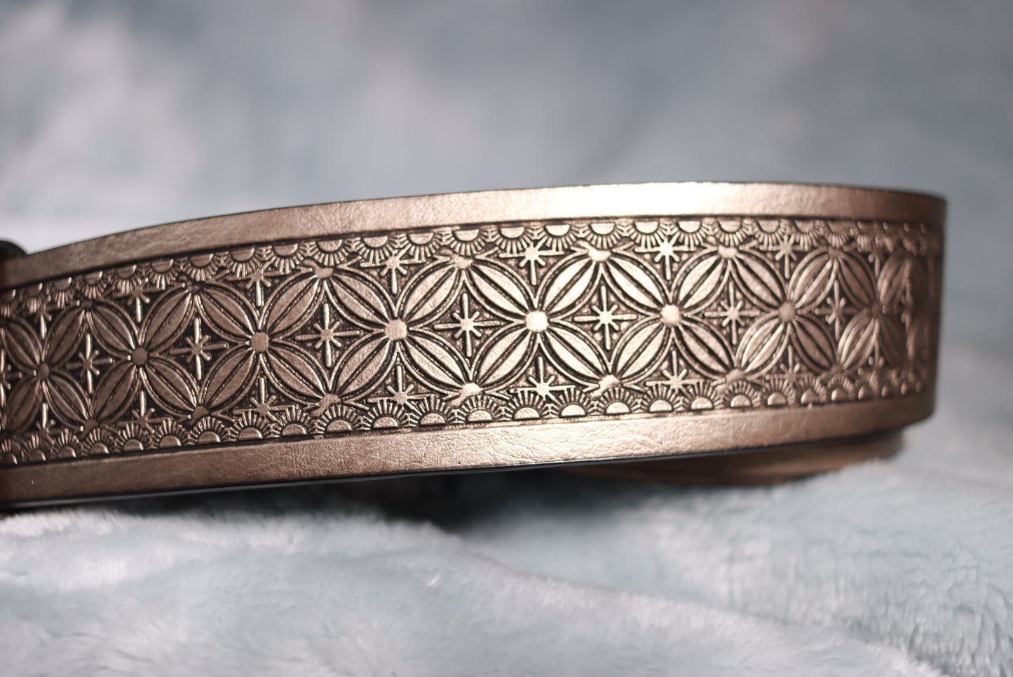 Large Brass Steers and Cowboys Buckle Metallic Finish Western Cowboy Belt