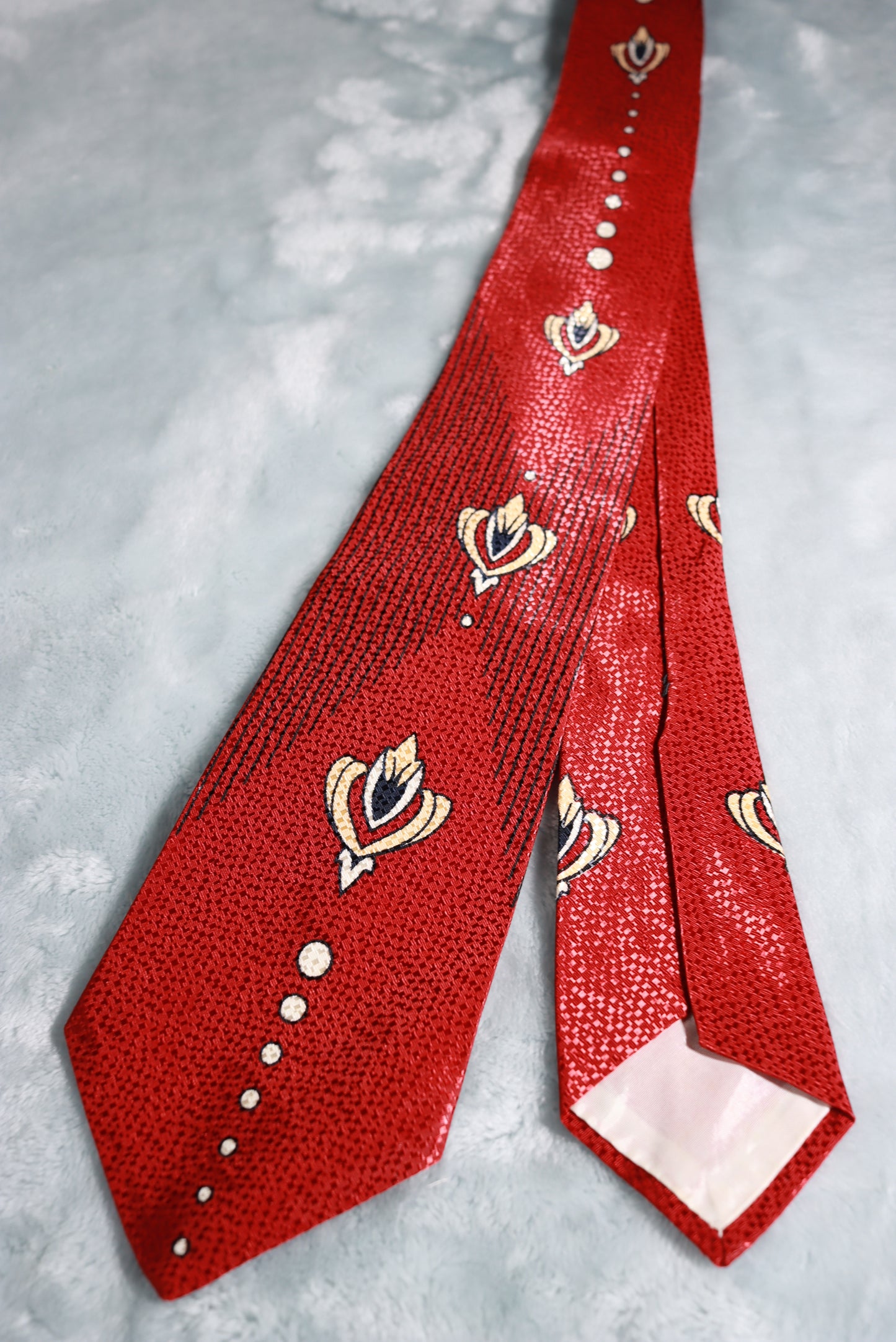 Vintage Wembley Red Black Cream Sharkskin Tie 1940s/50s