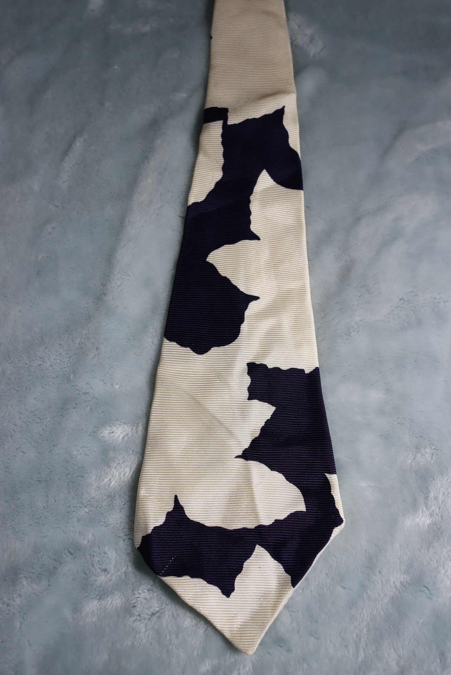 Vintage New Blue White Abstract Quality Cravat Swing Tie 1940s/50s