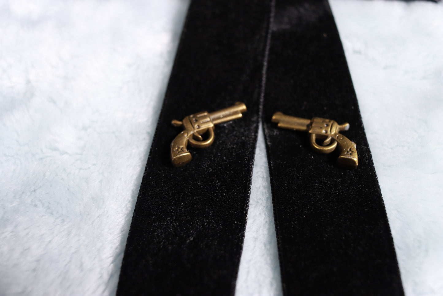 New Black Velvet Cowboy Hats and Guns Clip On Western Kentucky Double Bow Tie