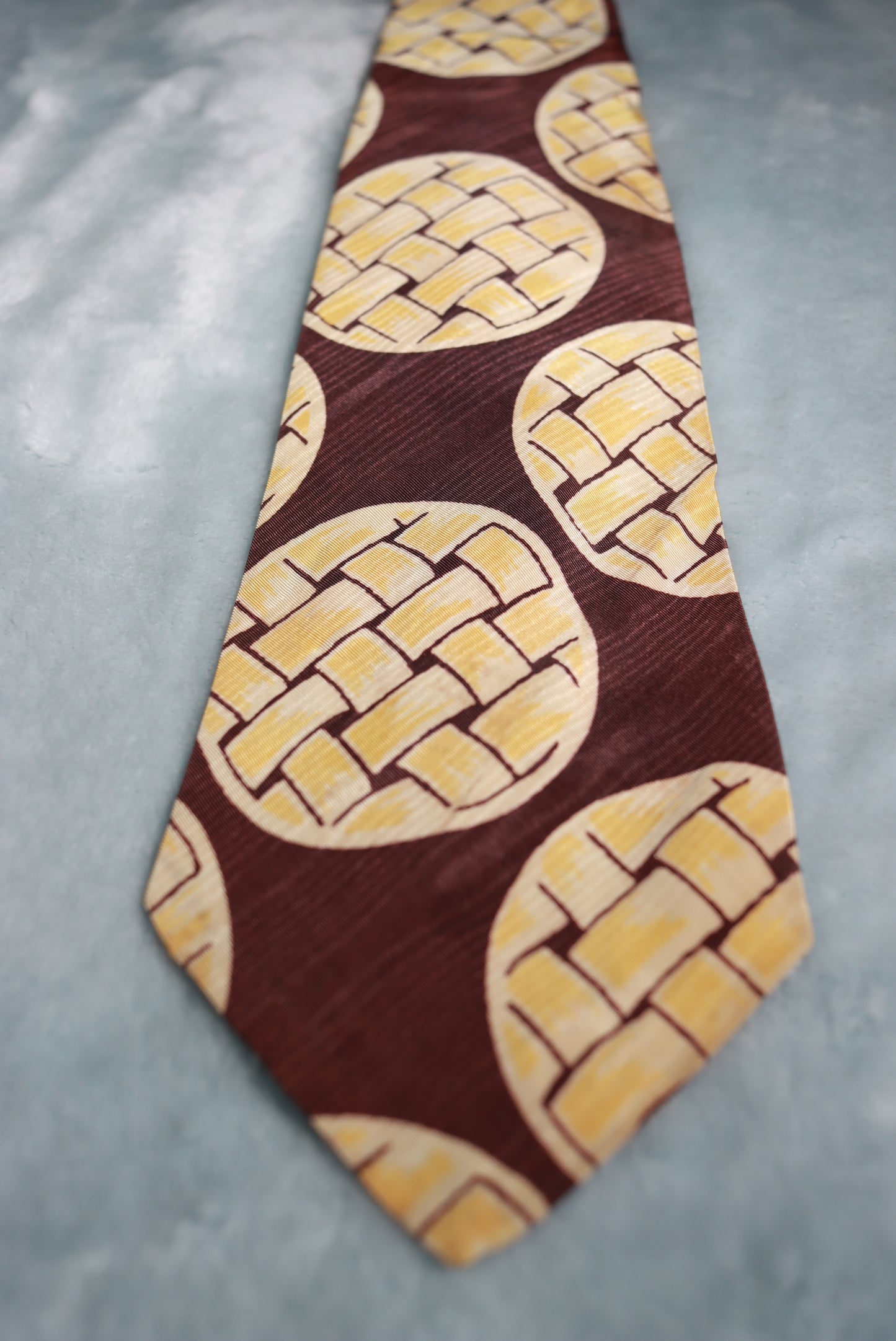 Vintage Arrow Woven Shields Swing Tie 1940s/50s
