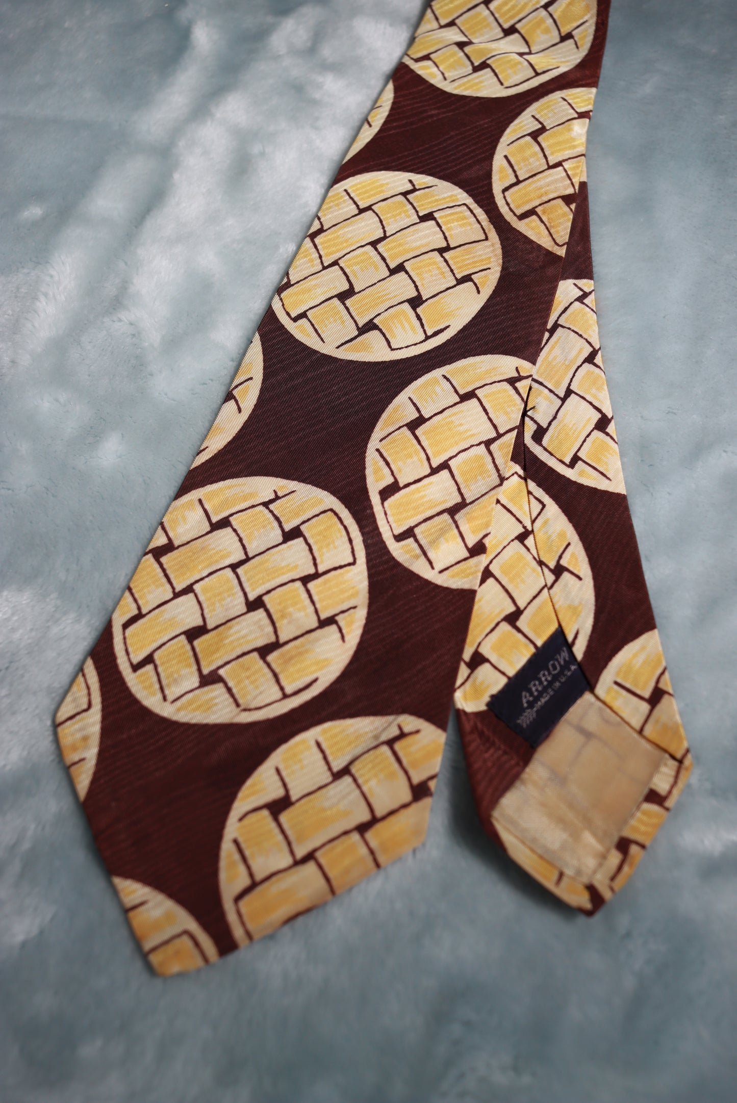 Vintage Arrow Woven Shields Swing Tie 1940s/50s
