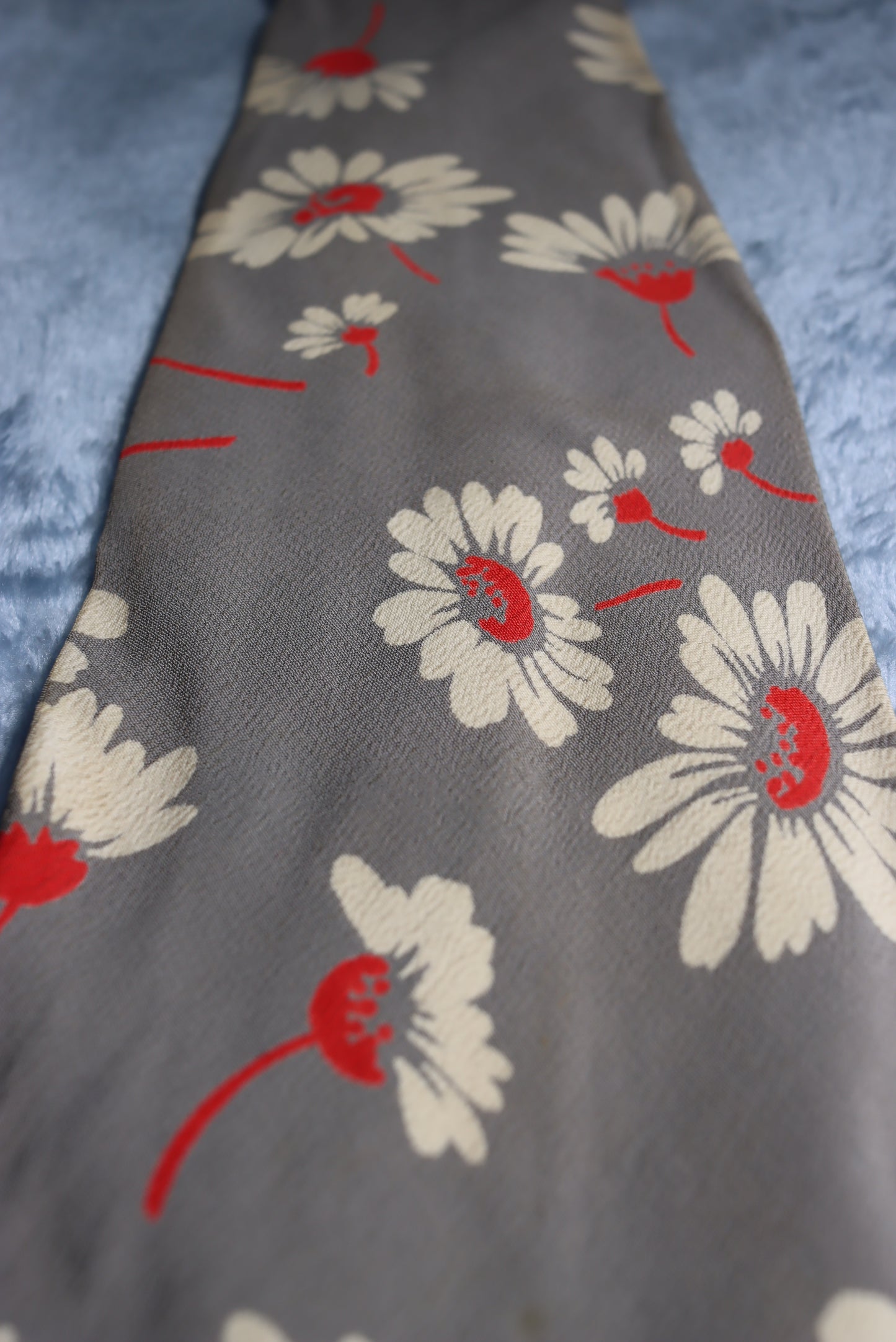 Conan Co Grey Daisy Design Vintage Swing Tie 1940s/50s