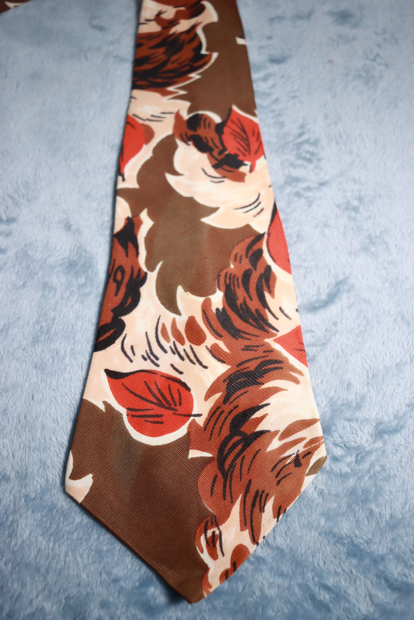 A Delmar Creation Brown Leaves Vintage Swing Tie 1940s/50s