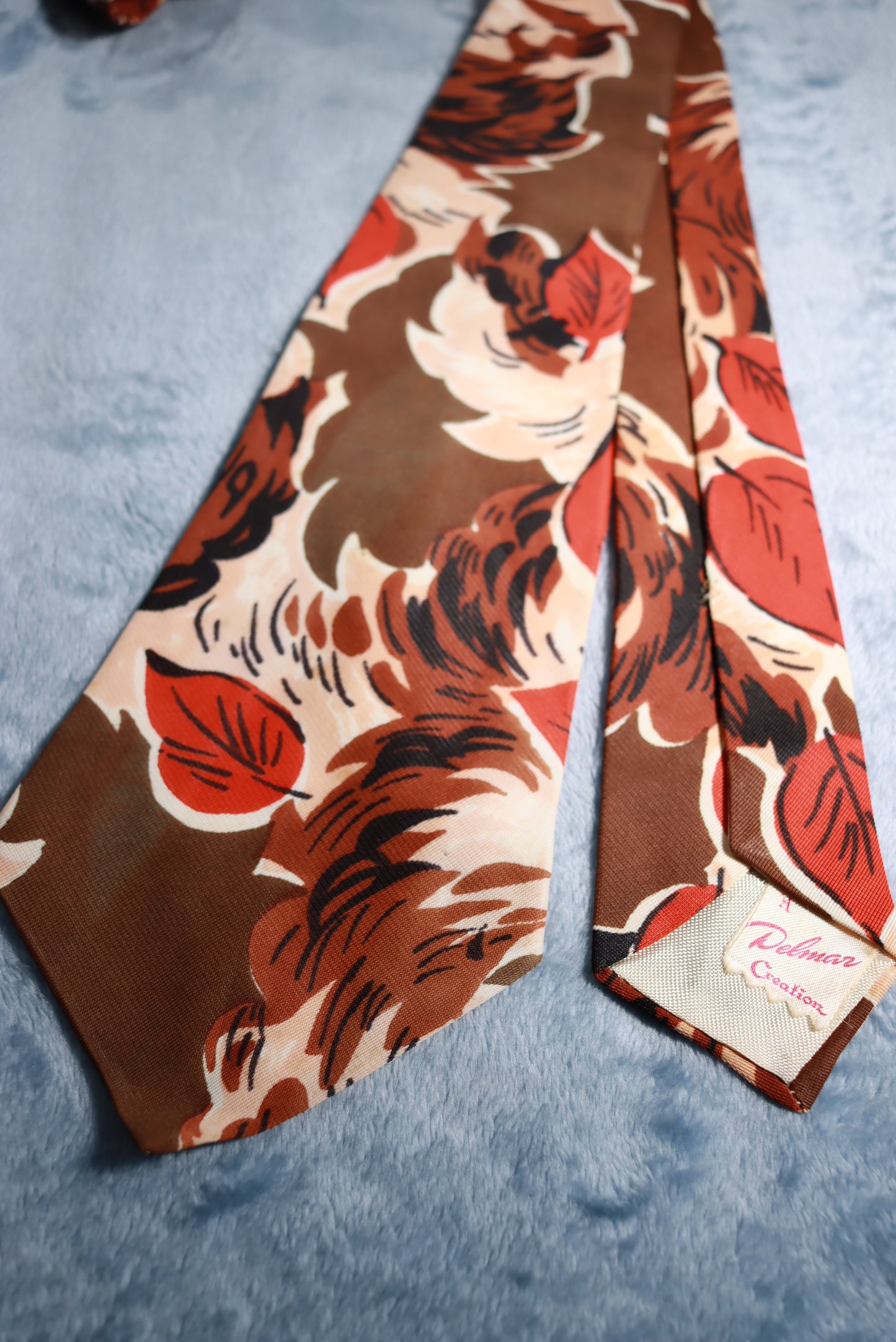 A Delmar Creation Brown Leaves Vintage Swing Tie 1940s/50s