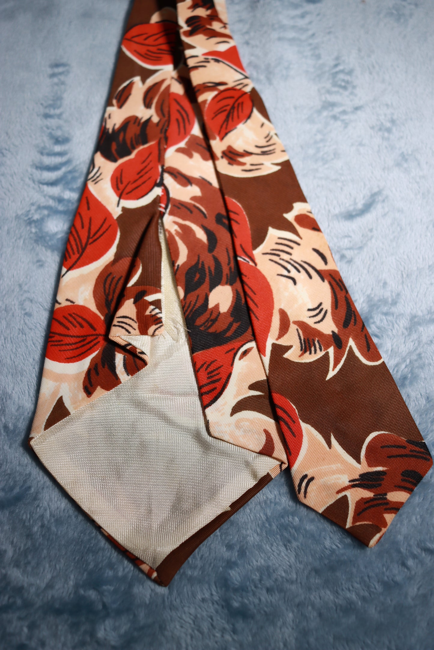 A Delmar Creation Brown Leaves Vintage Swing Tie 1940s/50s