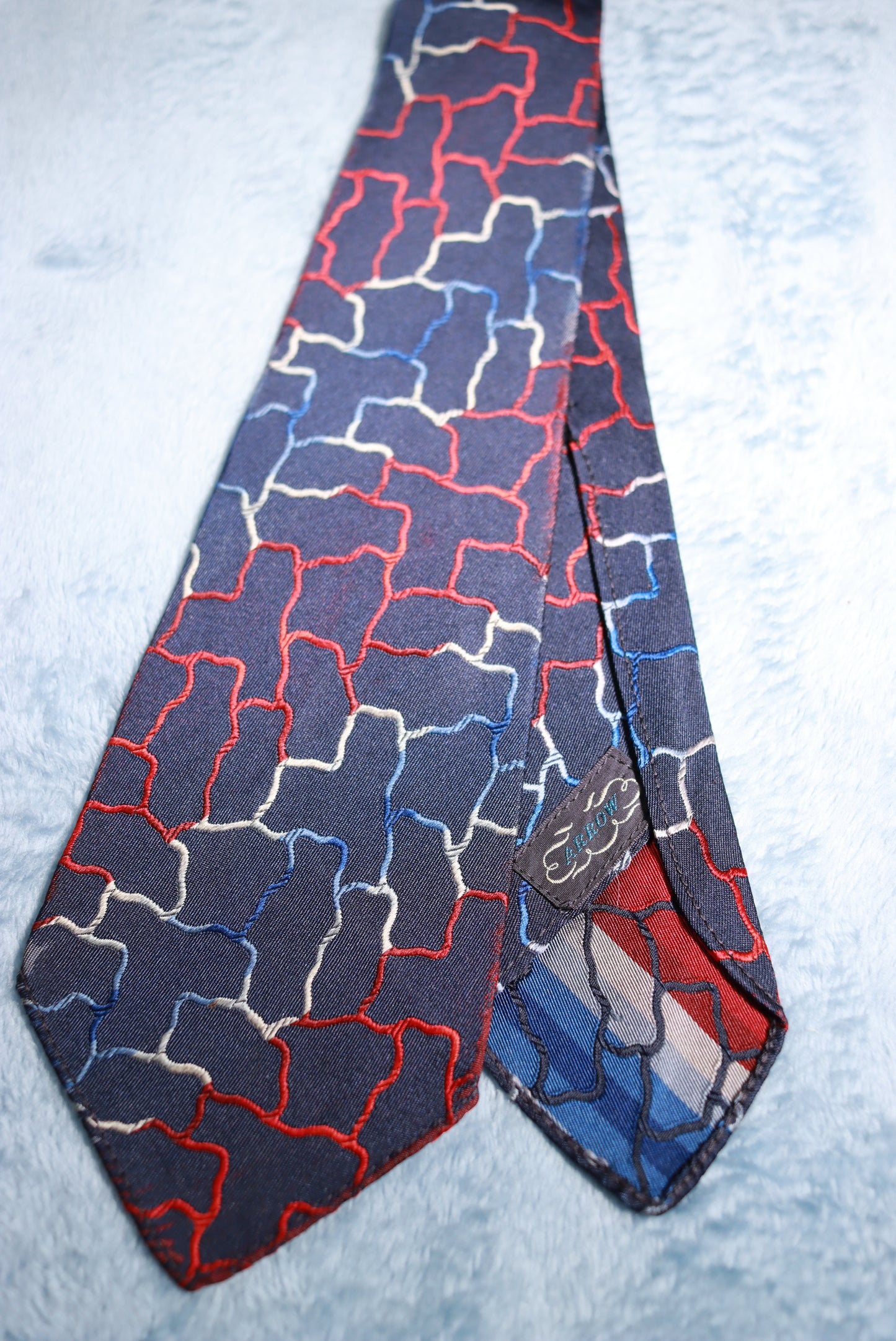 Stunning Short Arrow Jacquard Crackle Vintage Tie 1940s/50s