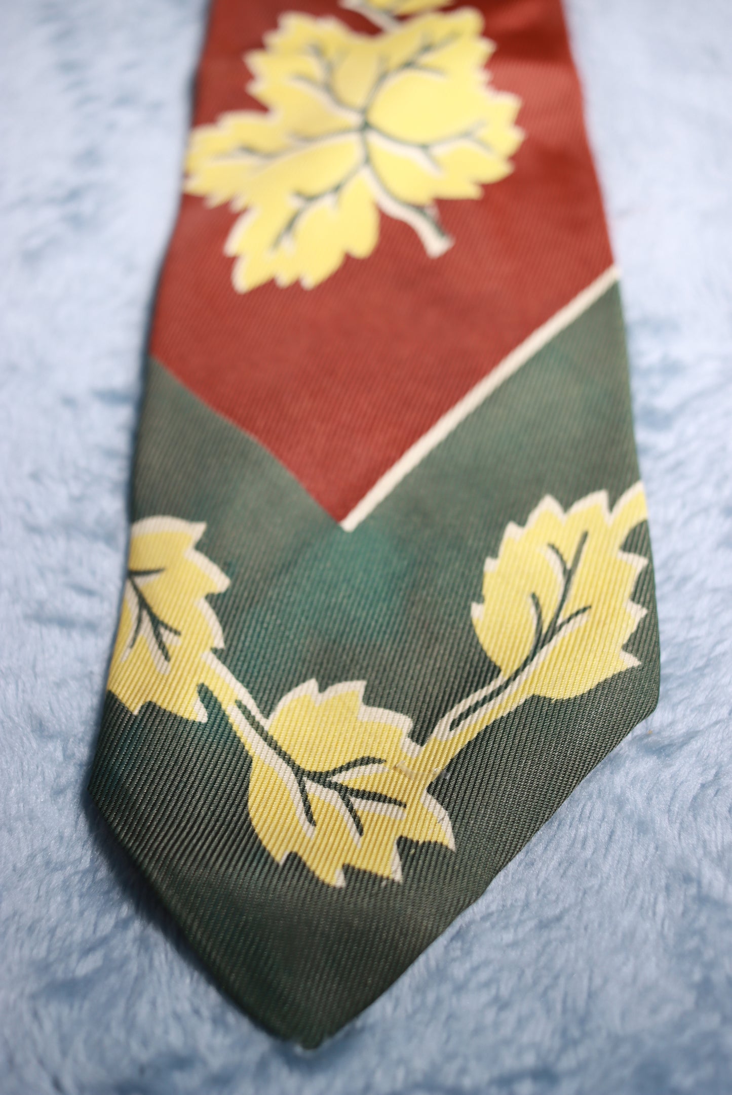 Asymmetrical Brown & Green Leaves Vintage Tie 1940s/50s