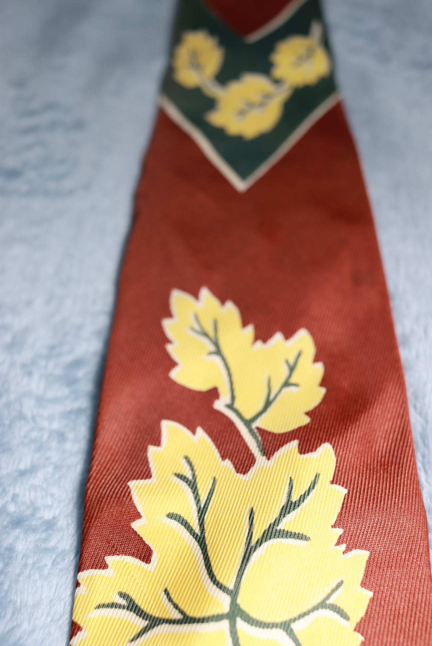 Asymmetrical Brown & Green Leaves Vintage Tie 1940s/50s