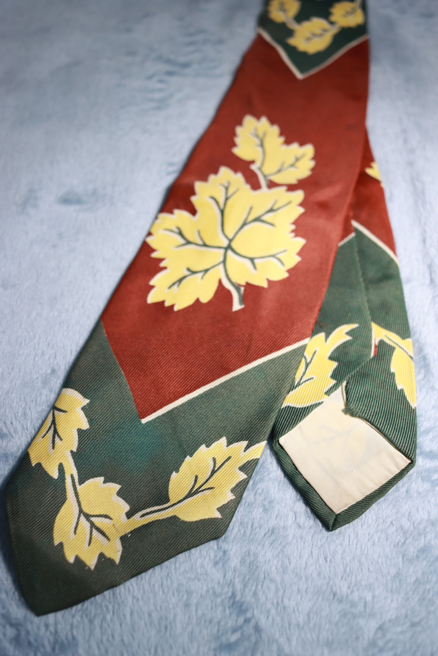 Asymmetrical Brown & Green Leaves Vintage Tie 1940s/50s