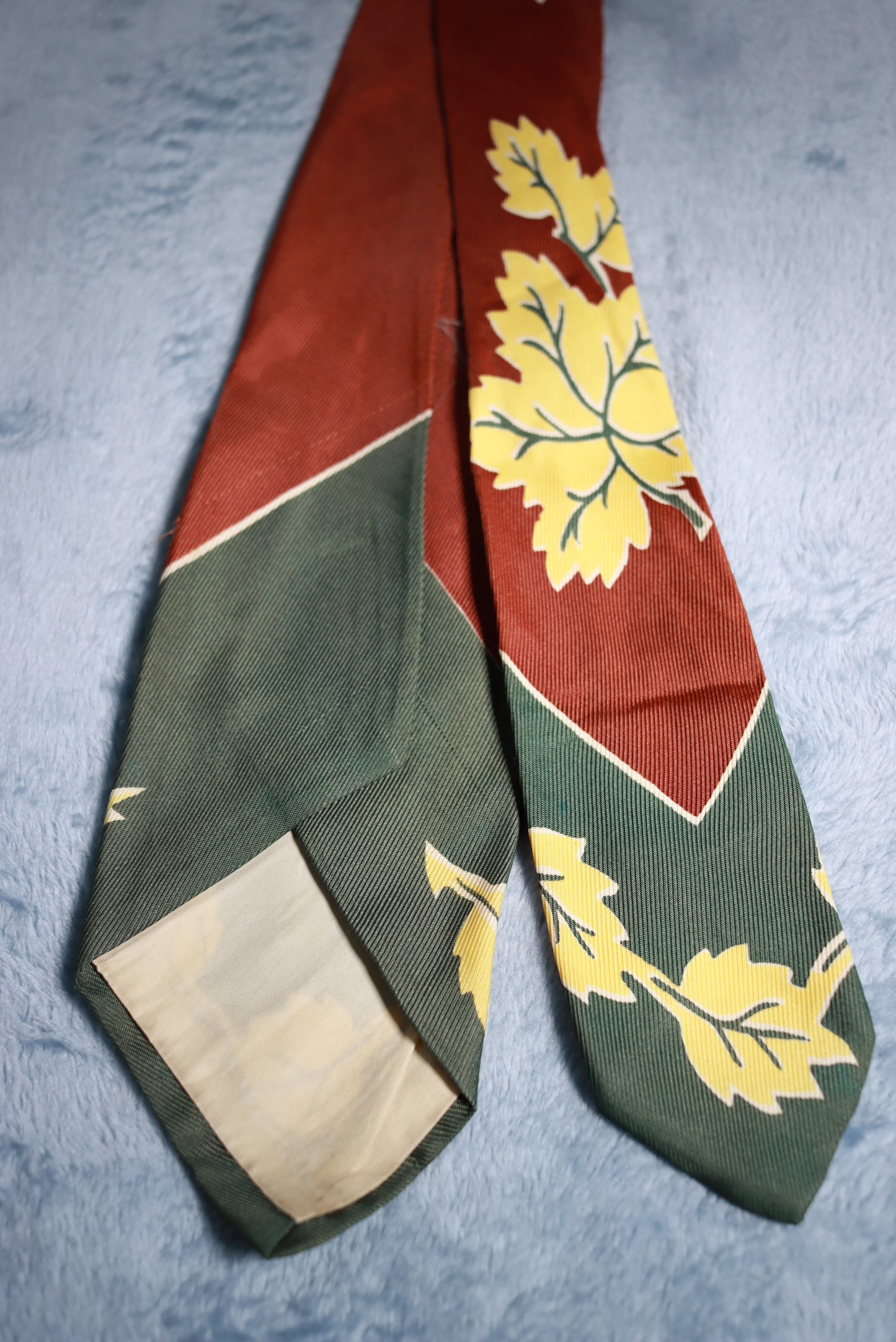 Asymmetrical Brown & Green Leaves Vintage Tie 1940s/50s