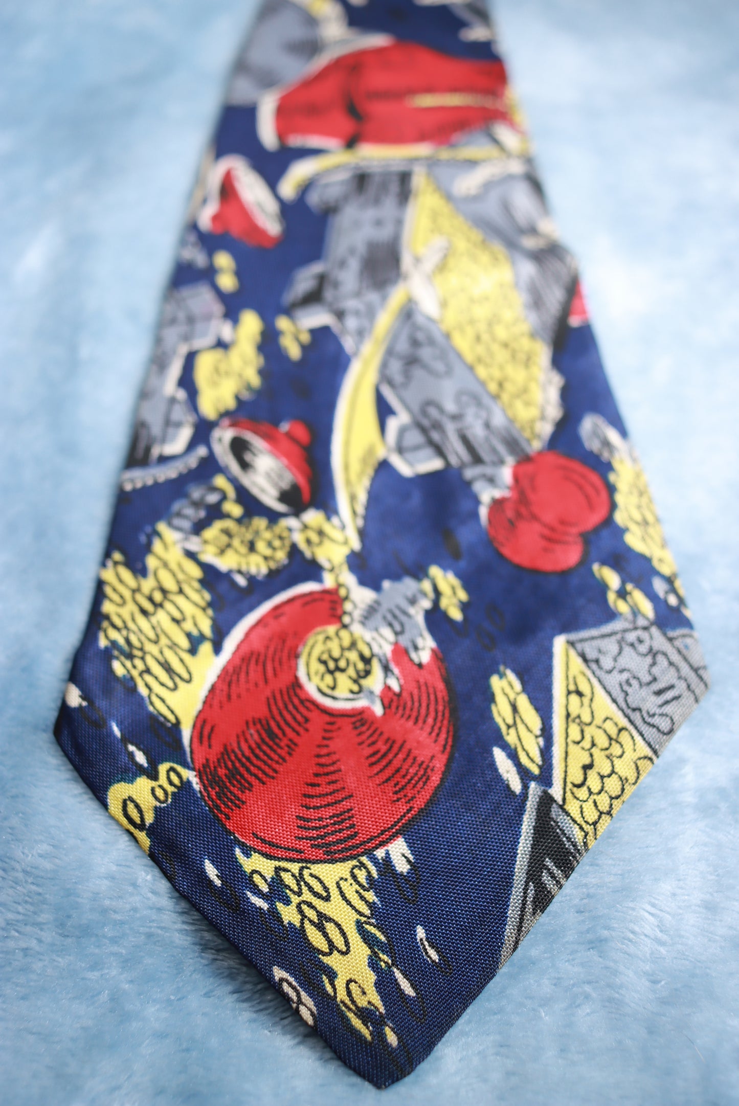 Vintage Regal Cravat Treasure Chest Swing Tie 1940s/50s