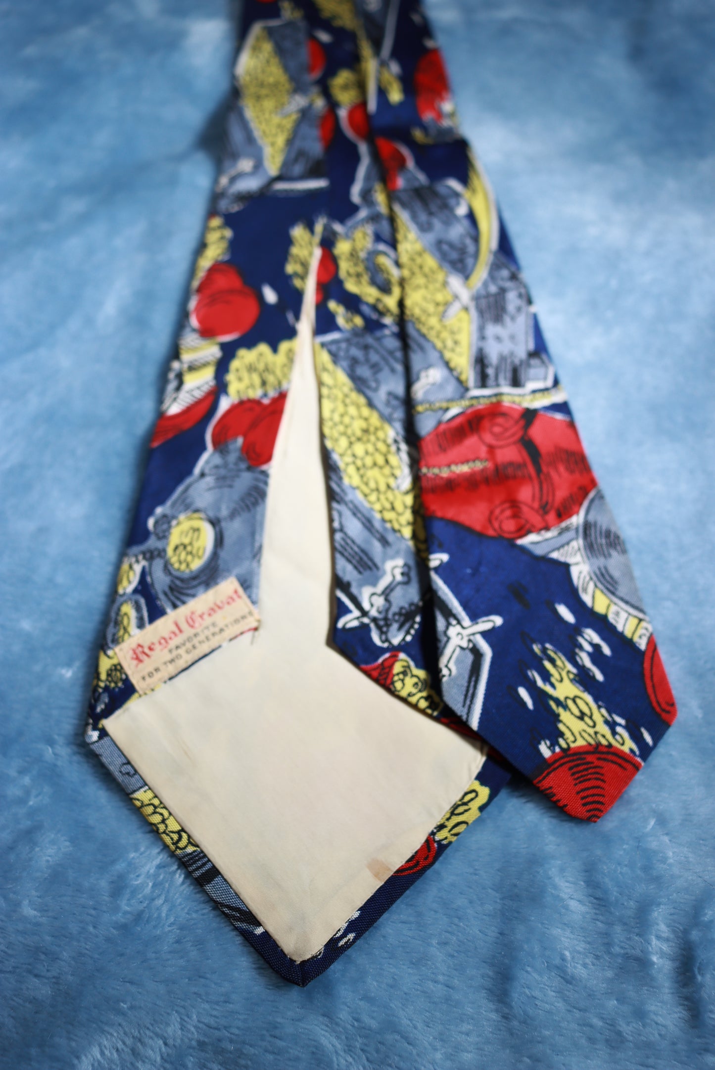 Vintage Regal Cravat Treasure Chest Swing Tie 1940s/50s