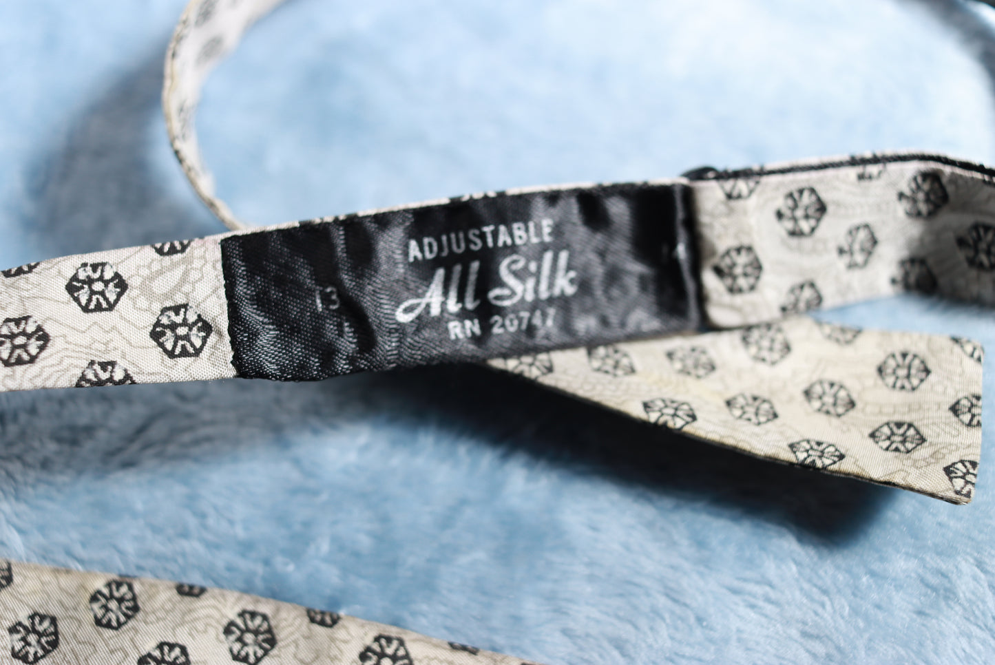 Vintage Silver Narrow Straight All Silk Bow Tie