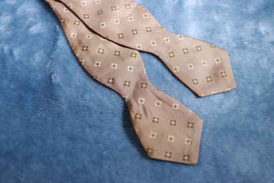 Vintage Resilio Narrow Thistle Pointed Bow Tie