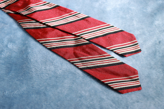 Vintage Red Diagonal Stripe Paddle Pointed Bow Tie