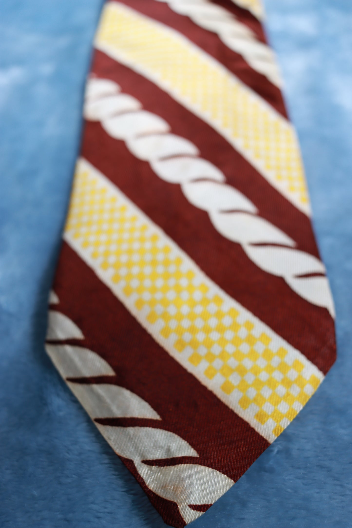 Vintage Damon Gold Brown Cream Swing Tie 1940s/50s