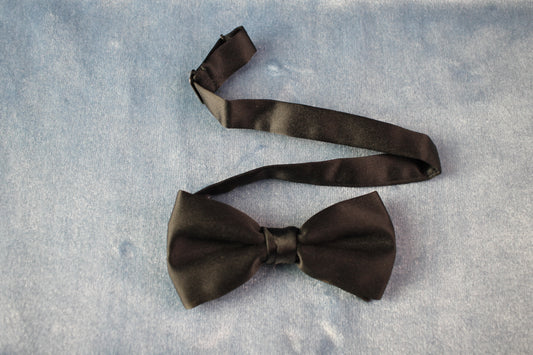 Vintage pre-tied black classic bow tie one size