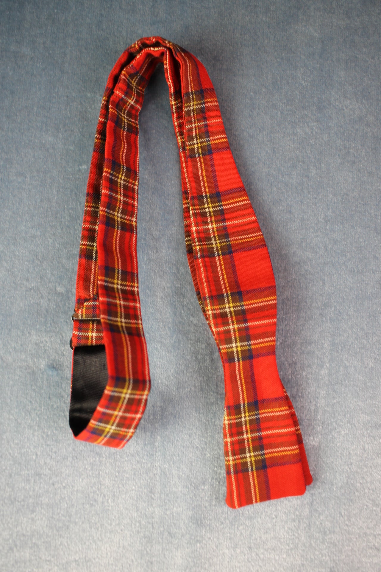Vintage self tie thistle end red green tartan plaid bow tie