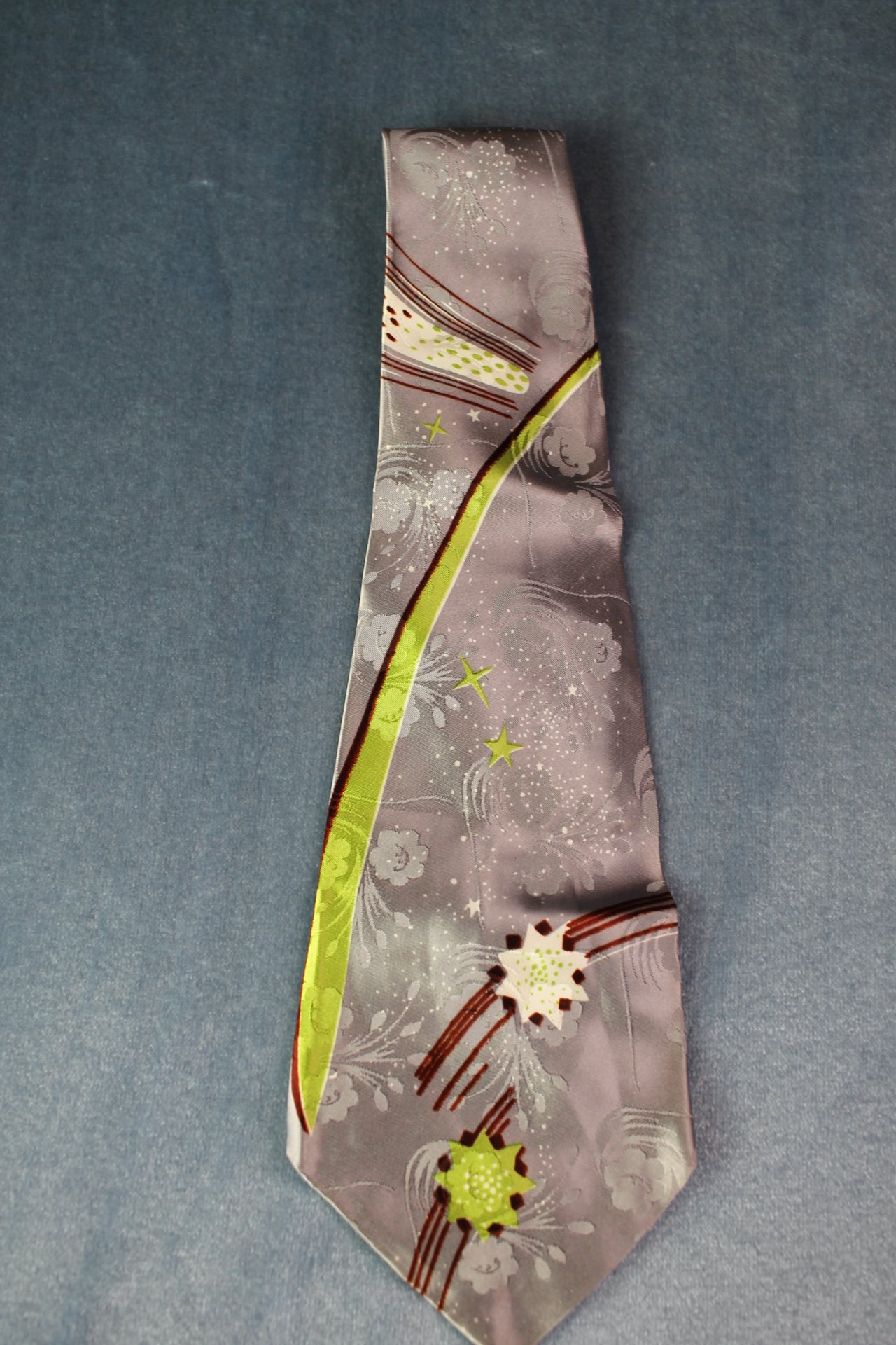 Vintage 1940s/50s chocolate silver mint star swing tie