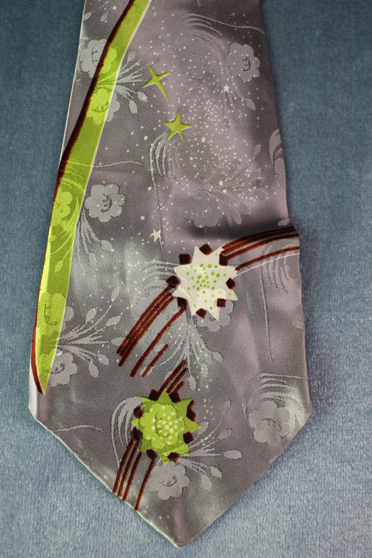 Vintage 1940s/50s chocolate silver mint star swing tie