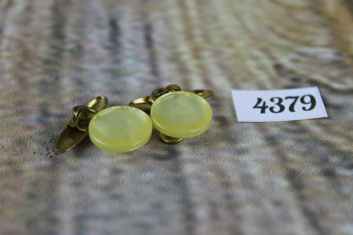 Vintage cream mother of pearl round button chain link cuff links