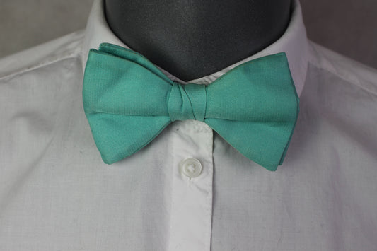 Vintage Harrods Knightsbridge pre-tied bow tie mint green adjustable