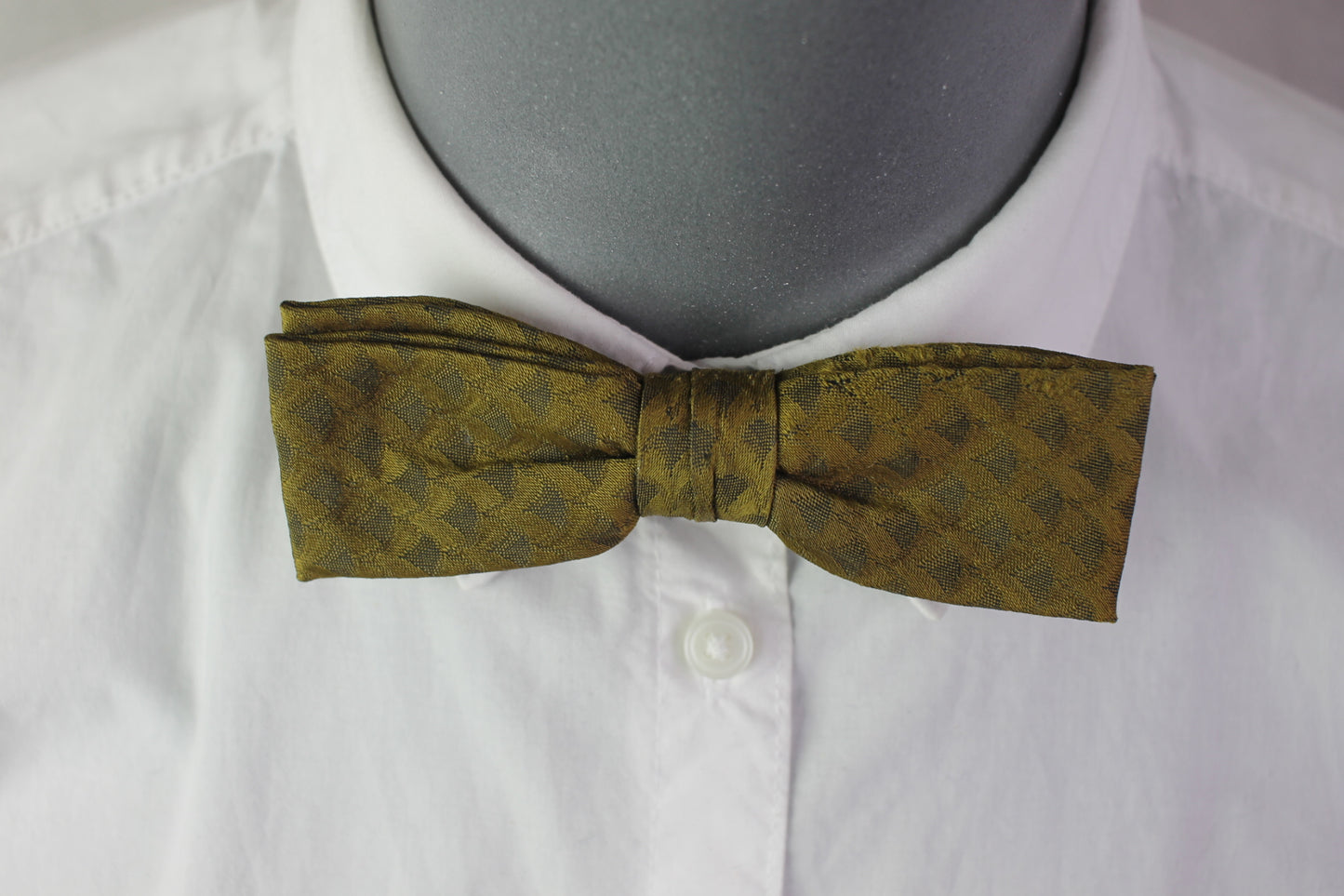 Vintage pre-tied clip on 2 tone brown pattern bow tie
