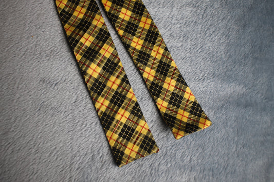 Vintage self tie paddle end yellow black red tartan pattern bow tie adjustable