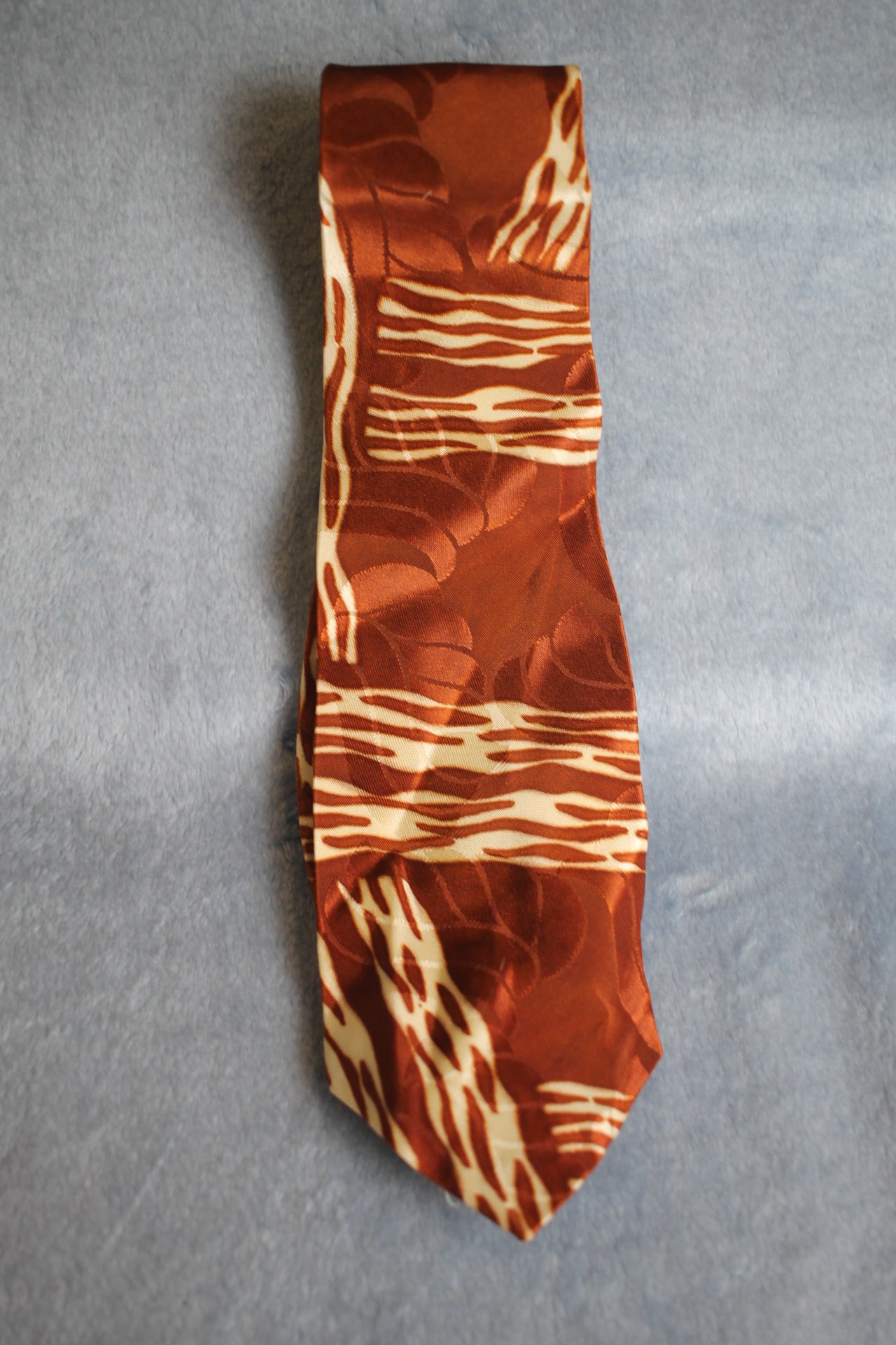 Vintage 1940s/50s brown cream jacquard pattern swing tie