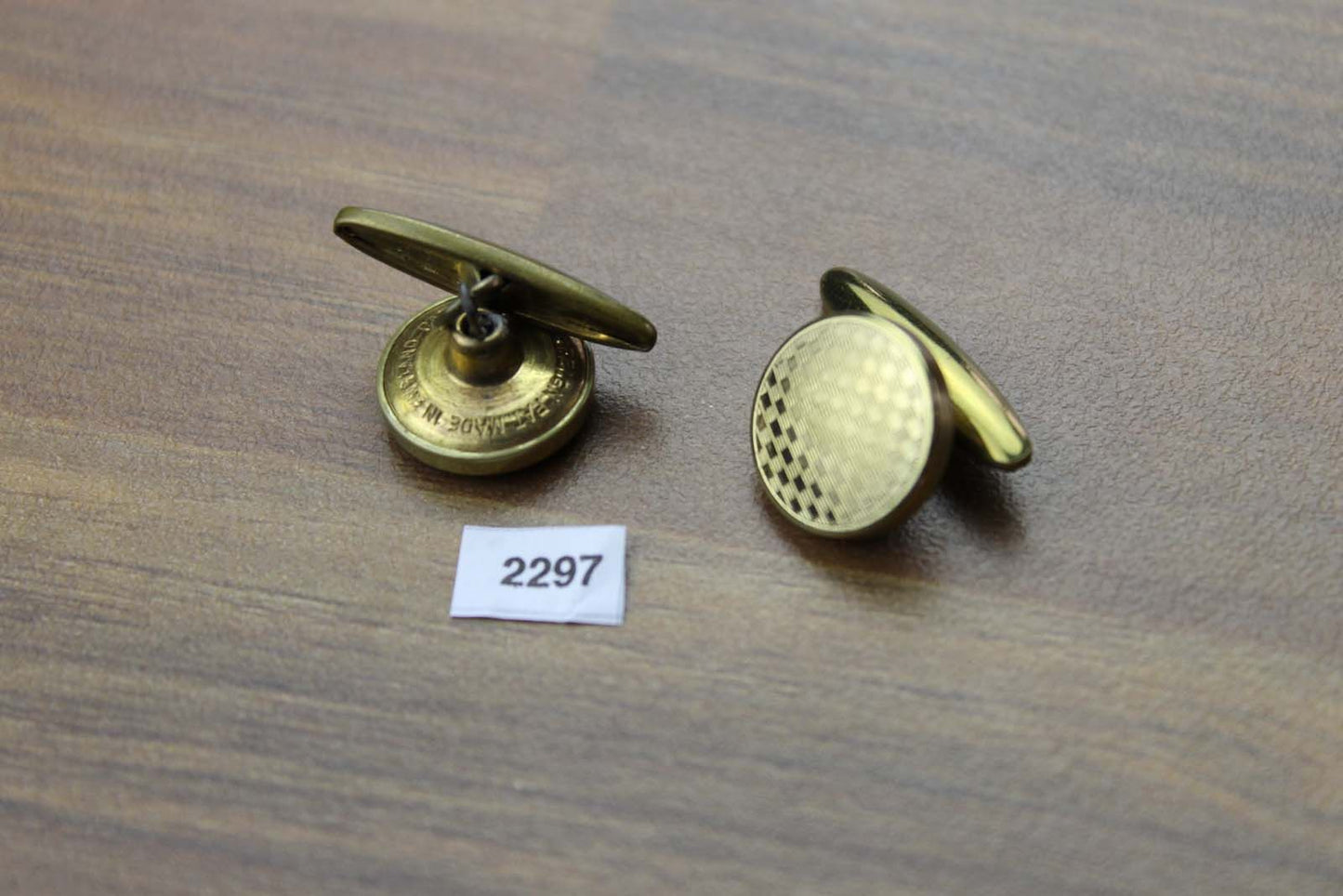 Vintage Embossed Gold Metal Round Chain Connect Cuff Links 1950s