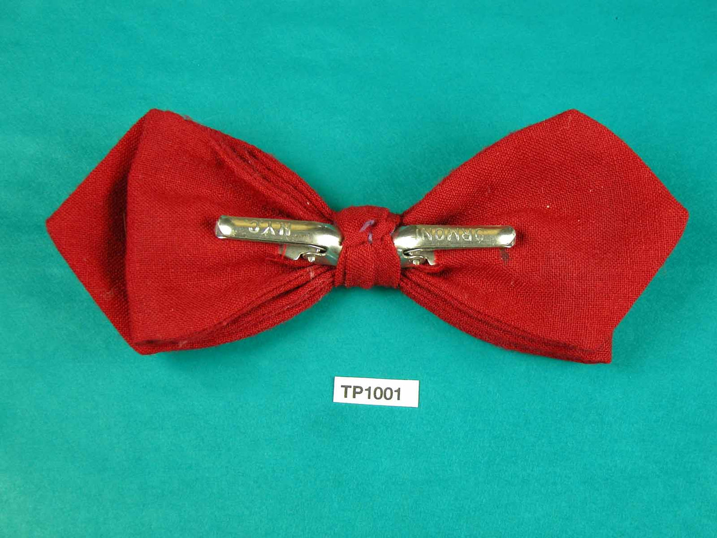 Vintage deep red fine wool arrow end clip on bow tie