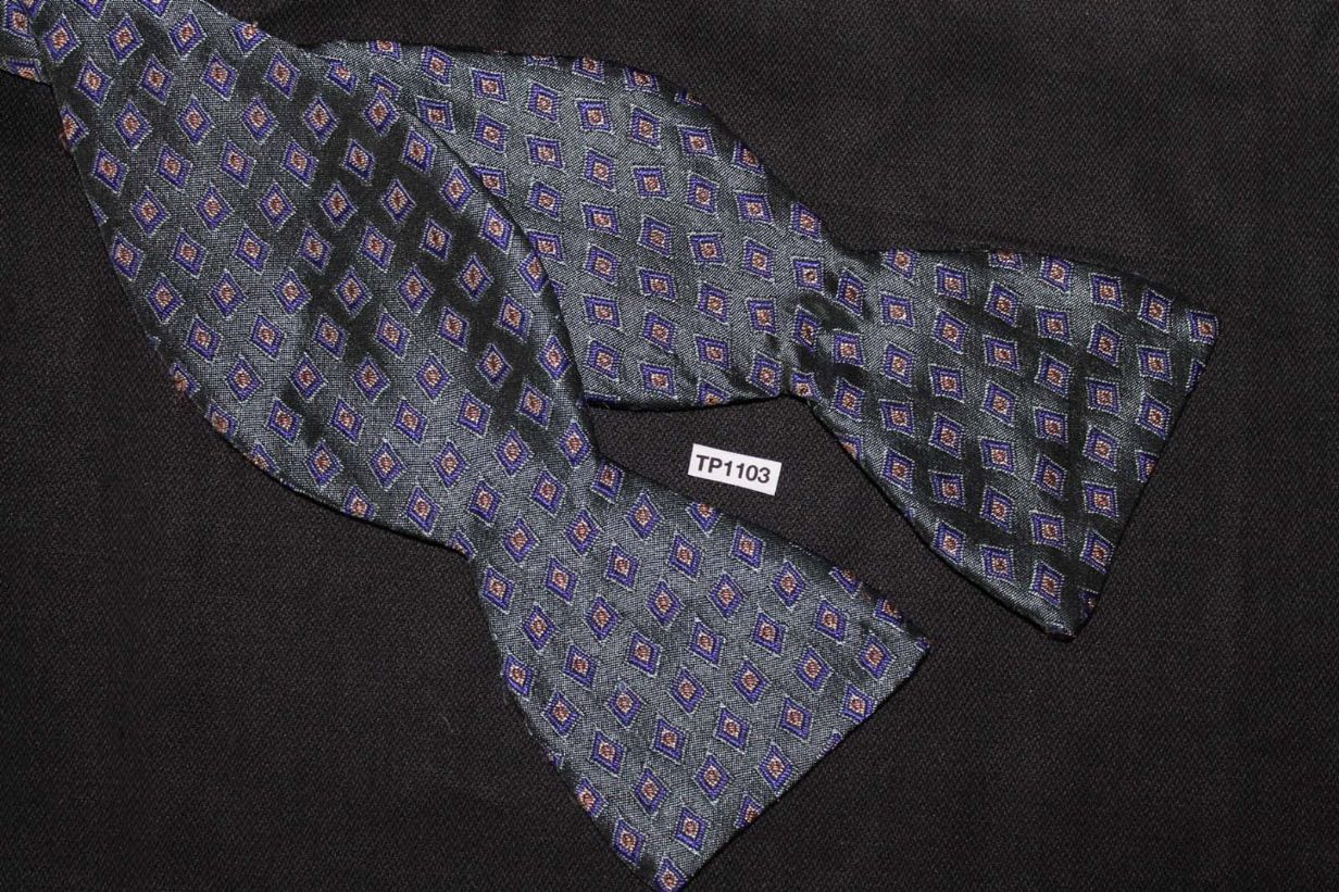 Vintage self tie thistle end 100% silk grey blue diamond pattern bow tie
