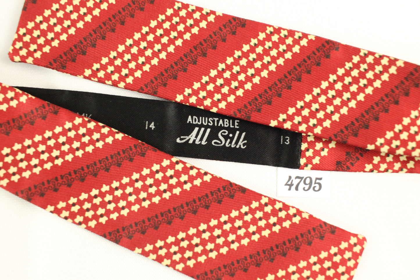 Vintage Self Tie Bow Tie All Silk Red Cream Diagonal Pattern Straight End Paddle