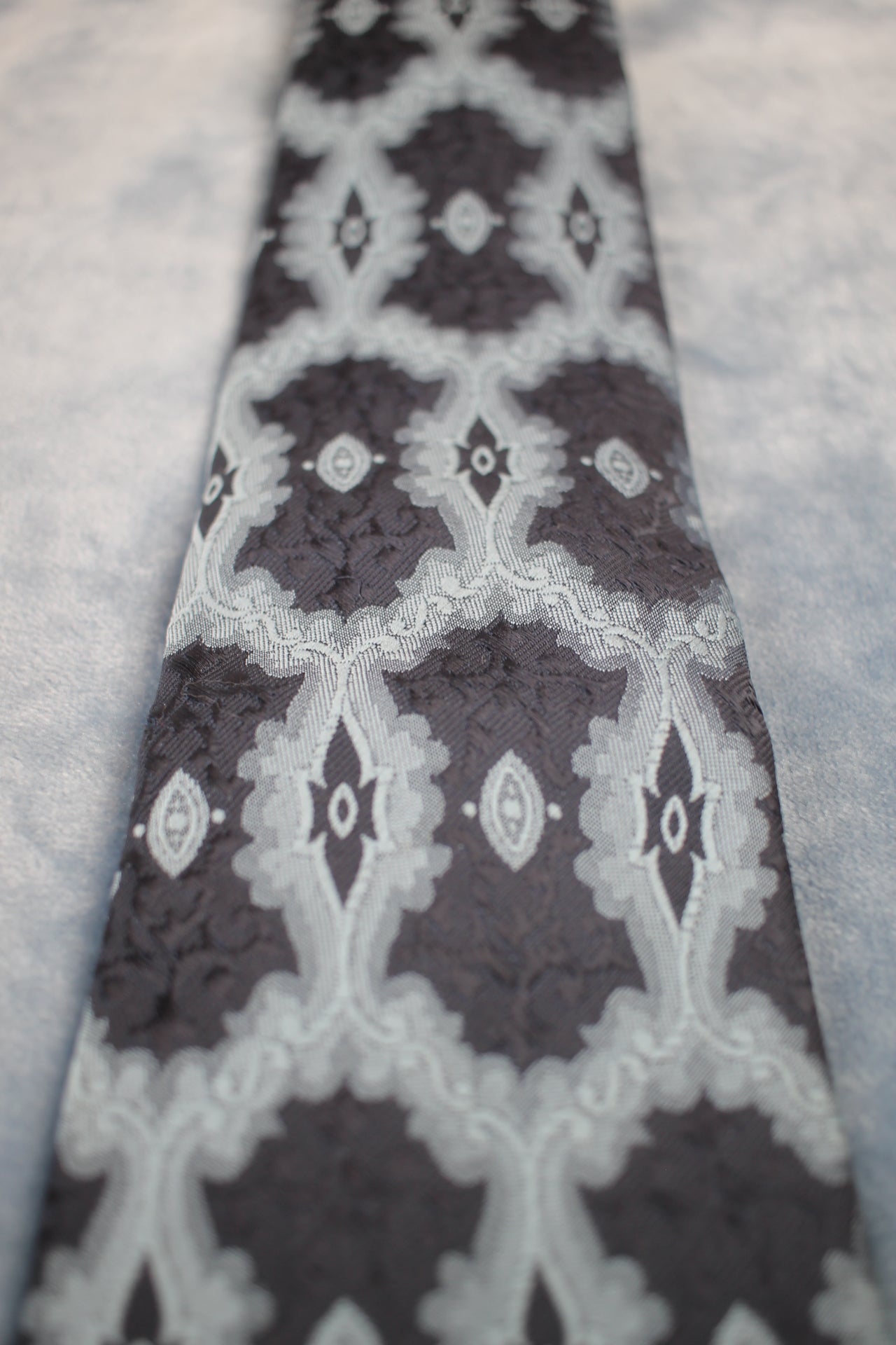 Vintage Tootal 1950s/60s 2 tone blue pattern kipper tie