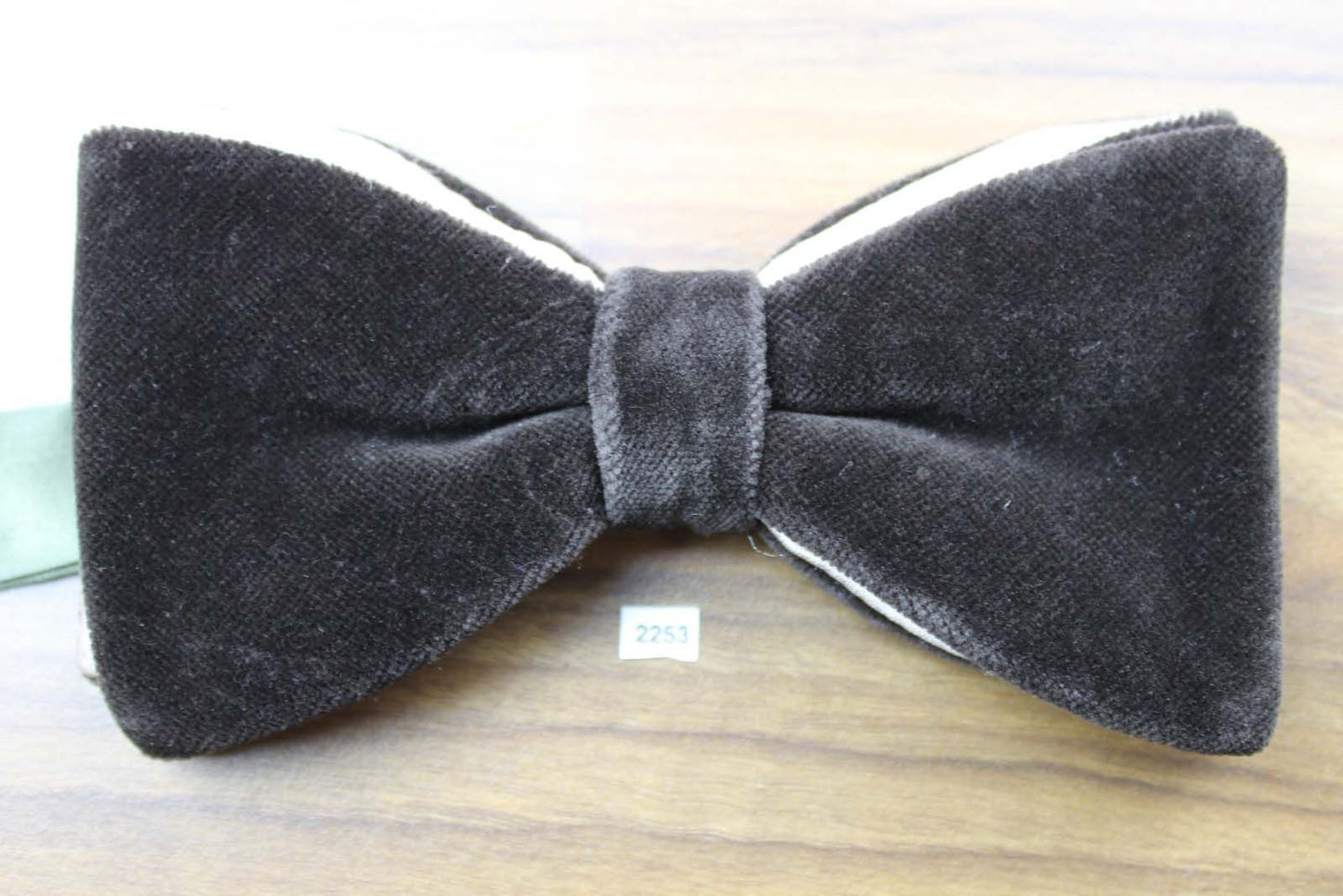Vintage 1970s Pre Tied Dark Brown Velvet Satin Bow Tie Adjustable