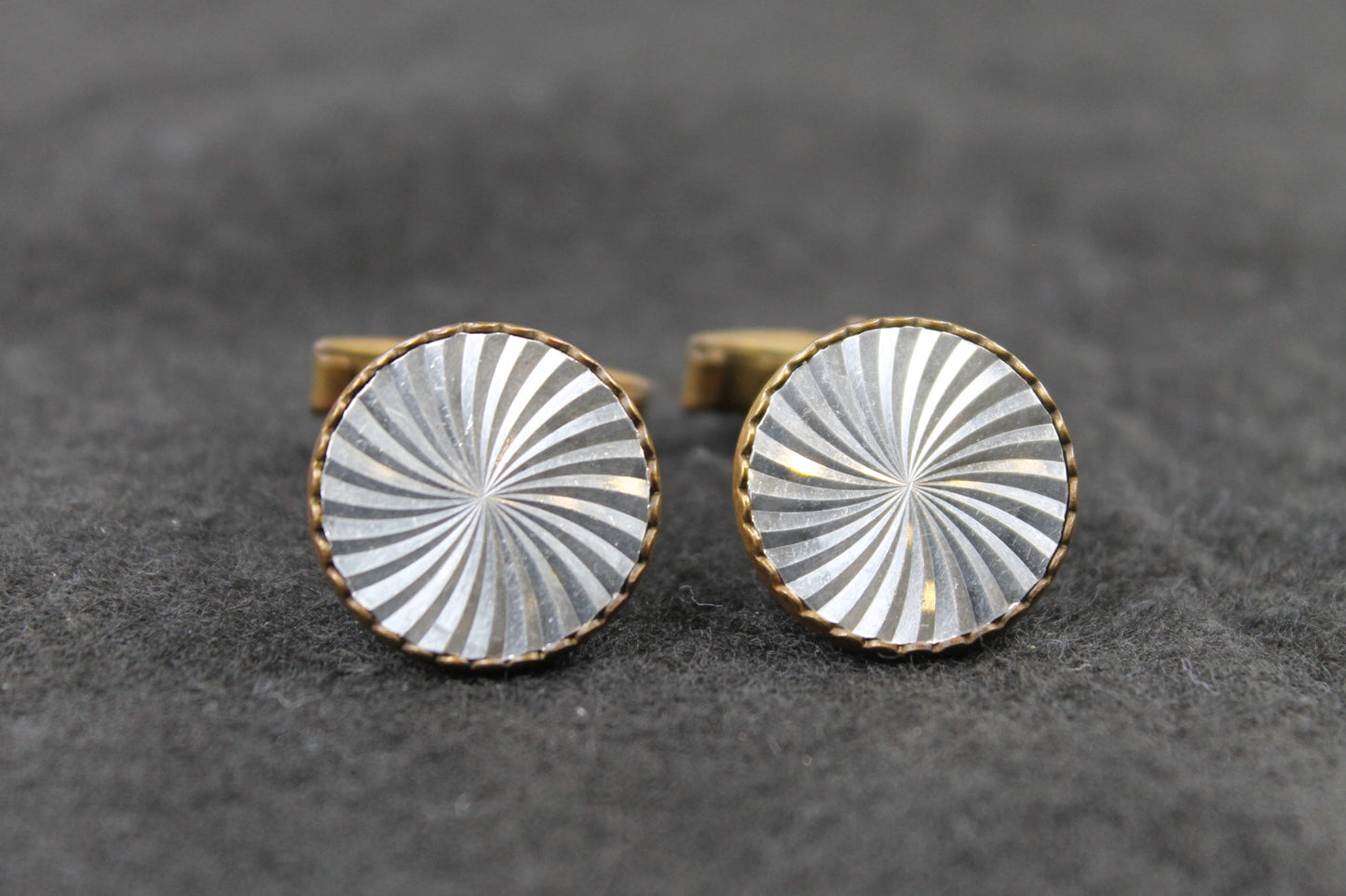 Vintage Round Spiral Cut Silver Face Cufflinks