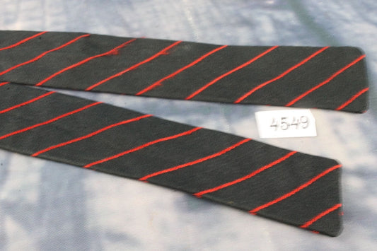 Superb Vintage All Silk Red Black Self Tie Square End Skinny Bow Tie