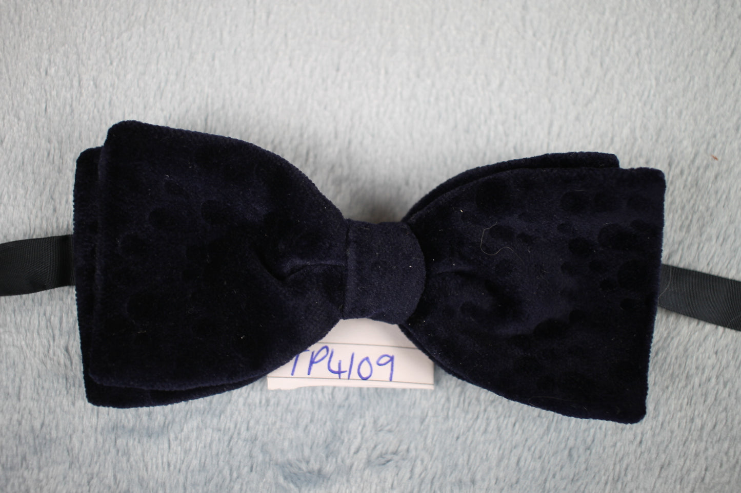 Vintage pre-tied classic blue velvet bow tie adjustable