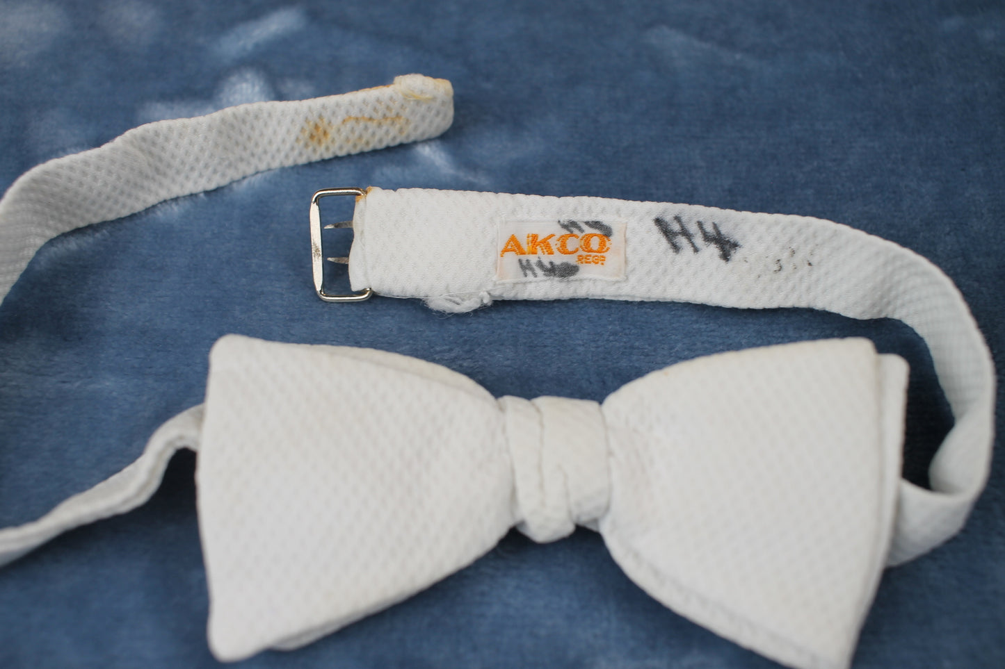 Vintage Ekco pre-tied white textured pattern bow tie