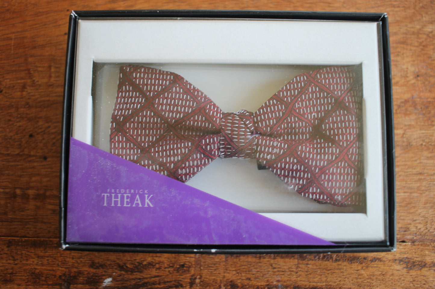 Vintage Frederick Theak pre-tied dark red silver pattern bow tie adjustable still in box