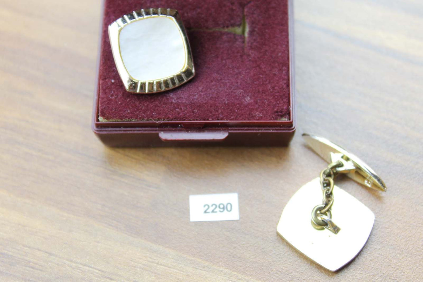Vintage gold metal oyster pearly glass square chain connect cuff links